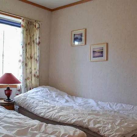 2 Bedroom Cozy In Saevelandsvik דירה Sæveland